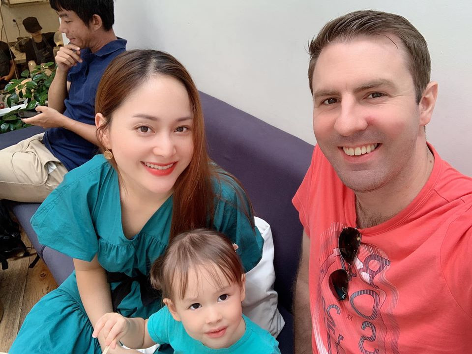 Lệ Quyên khoe chân dài miên man gây ngưỡng mộ ảnh 5