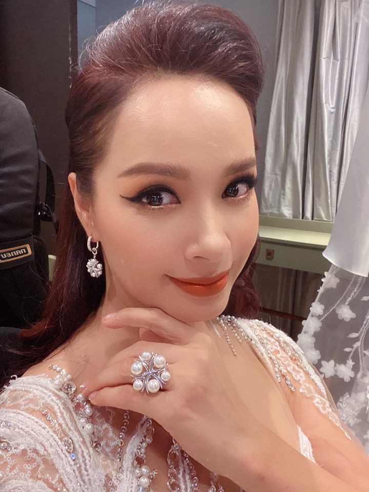 Thu Quỳnh bất ngờ trở lại với mái tóc thời 'My sói' gây 'bão' mạng xã hội ảnh 3