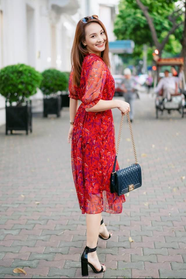 'Bỏng mắt' ngắm Chi Pu thả dáng siêu gợi cảm bên bể bơi ảnh 11