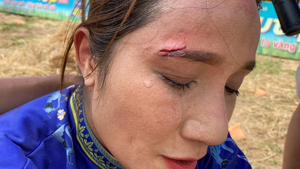 Lệ Quyên khoe chân dài miên man gây ngưỡng mộ ảnh 2