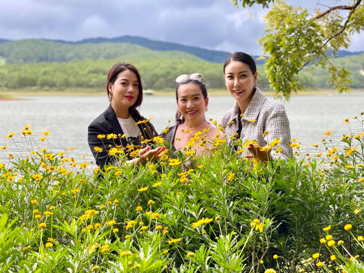 Lệ Quyên khoe chân dài miên man gây ngưỡng mộ ảnh 7