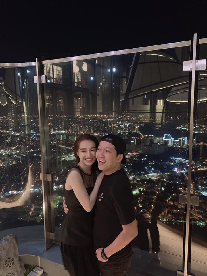 'Bỏng mắt' ngắm Chi Pu thả dáng siêu gợi cảm bên bể bơi ảnh 4