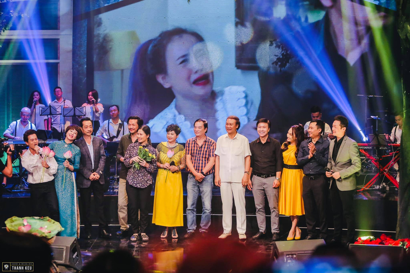 Hình ảnh NSND Minh Hằng ở bệnh viện khiến khán giả lo lắng ảnh 4