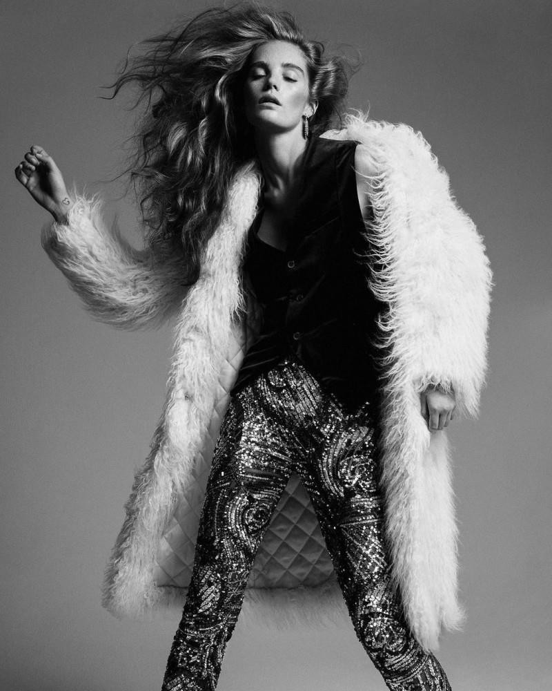 Mê mẩn ngắm 'thiên thần tóc đỏ' của sàn catwalk ảnh 6