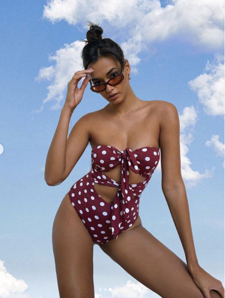 Chân dài 9x Gizele Oliveira mặc áo tắm cúp ngực siêu nóng bỏng ảnh 1