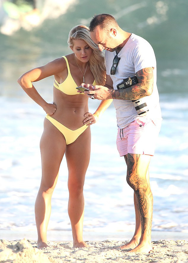 Sao truyền hình Úc chụp ảnh áo tắm đẹp như mộng ở biển ảnh 10