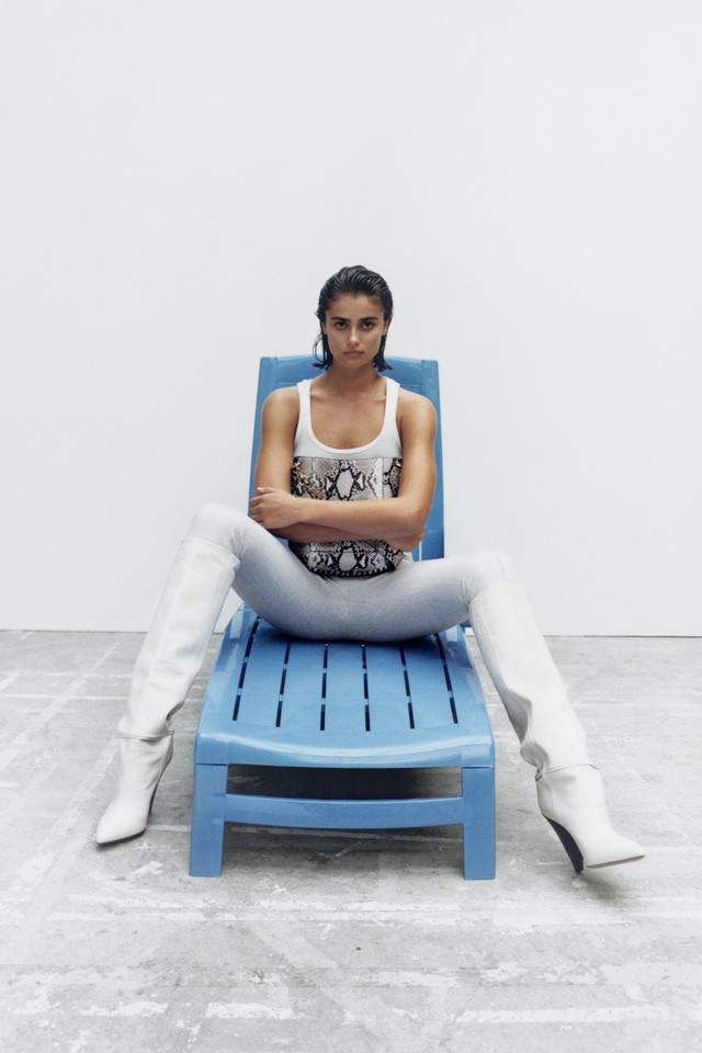 'Thiên thần nội y' Taylor Hill thần thái đẳng cấp siêu mẫu quốc tế, sexy đầy quyền lực ảnh 14