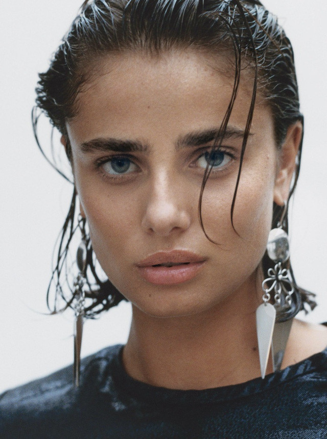 'Thiên thần nội y' Taylor Hill thần thái đẳng cấp siêu mẫu quốc tế, sexy đầy quyền lực ảnh 11