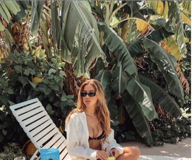 Mẫu 9x có chỉ số cơ thể 'vàng' khoe vóc dáng siêu nóng bỏng với áo tắm ảnh 7