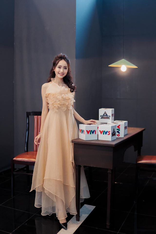 Đạt 10 triệu view clip hậu trường, MC Xuân Anh chia sẻ 'Tôi vui đến mức mất cả ngủ' ảnh 7