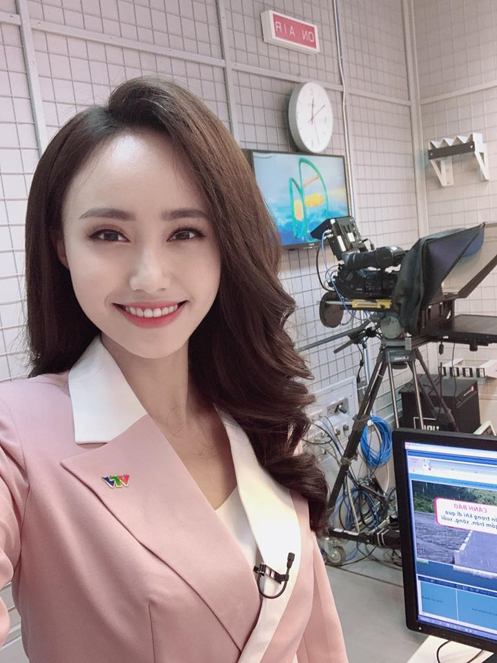 Đạt 10 triệu view clip hậu trường, MC Xuân Anh chia sẻ 'Tôi vui đến mức mất cả ngủ' ảnh 1