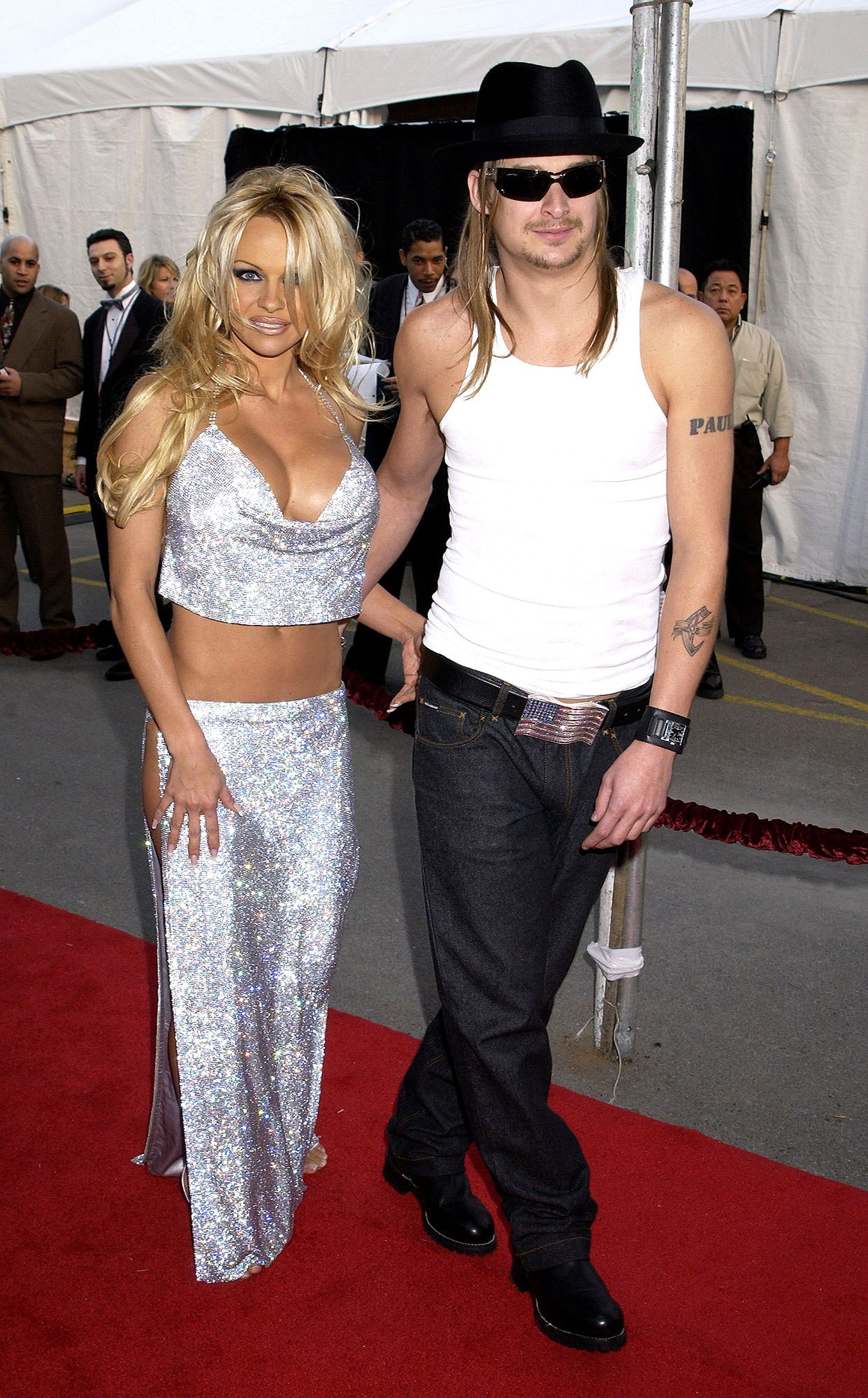 5 cuộc hôn nhân ly kỳ như phim của ‘bom sex’ Pamela Anderson ảnh 6