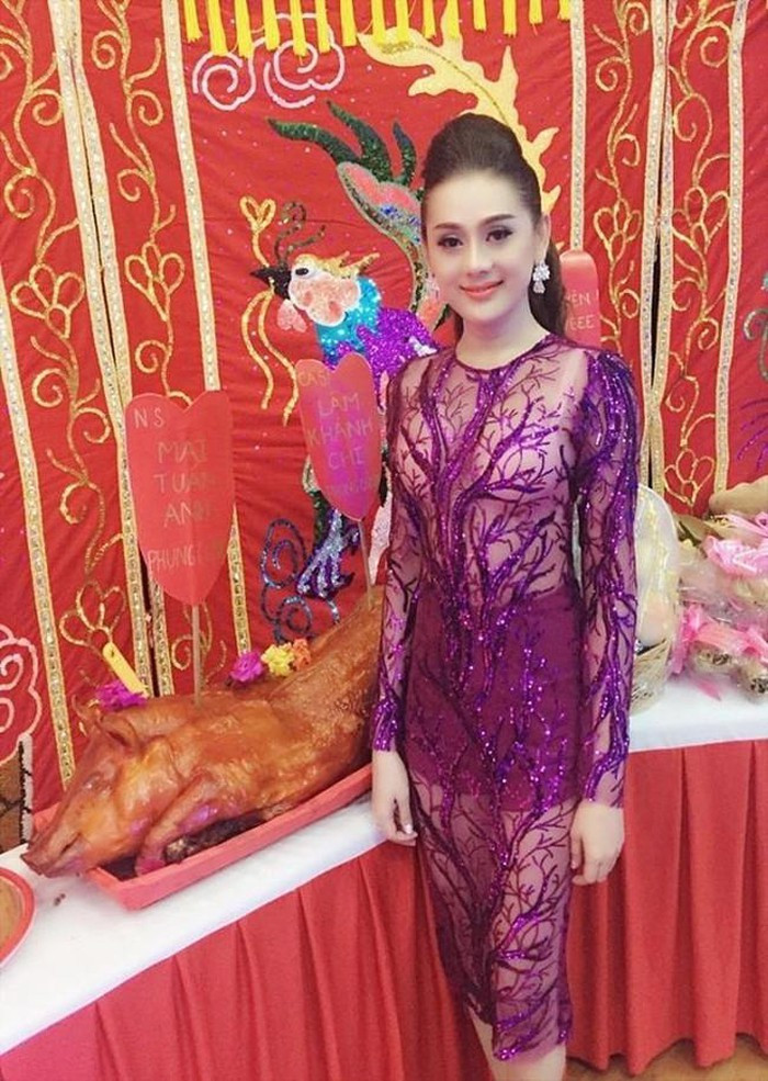 Nam Thư bị dân mạng chỉ trích gay gắt vì mặc áo hở bụng thăm nhà thờ Tổ ảnh 6