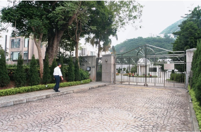 Siêu mẫu nội y Ming Xi được mẹ chồng ‘thưởng’ biệt thự hơn 1.600 tỷ ảnh 1