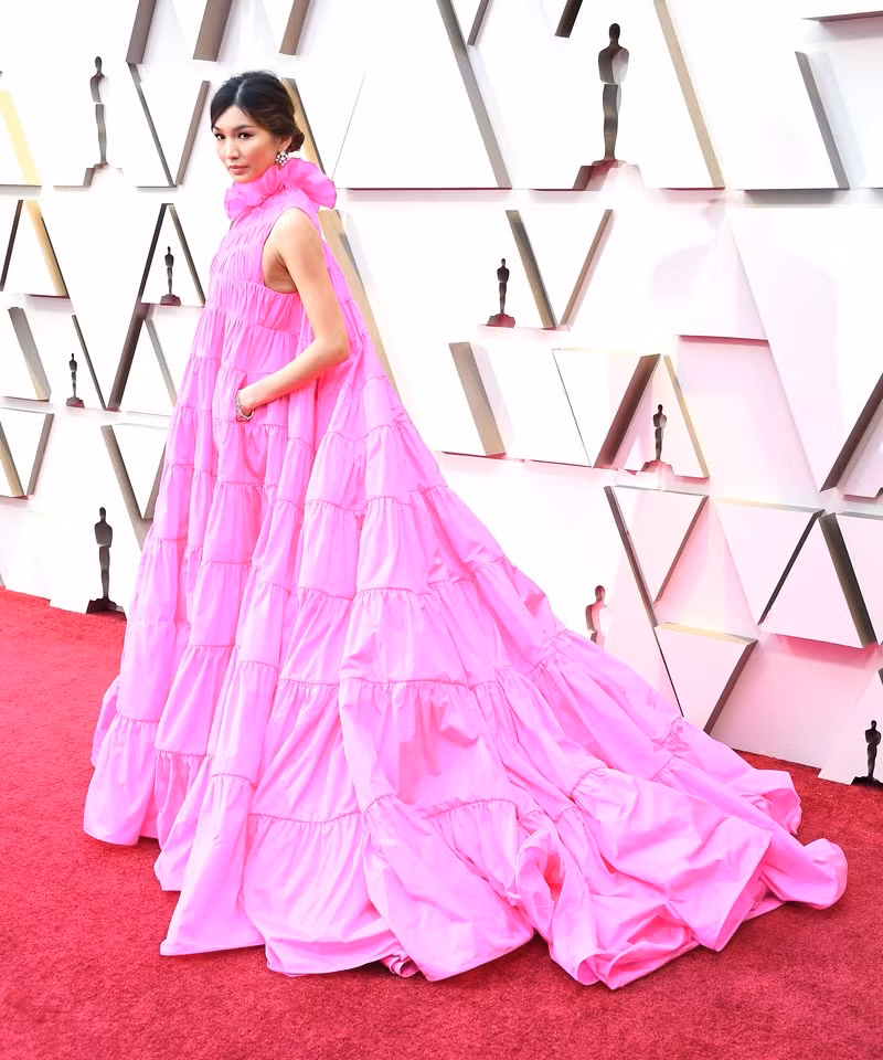Nhìn lại 39 bộ cánh thảm đỏ đẹp nhất qua các mùa trước thềm Oscar 2020 ảnh 2
