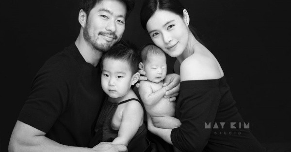 Đăng ảnh mặc bikini gợi cảm đi chơi biển, mỹ nhân Hàn bị ‘ném đá’ ảnh 3