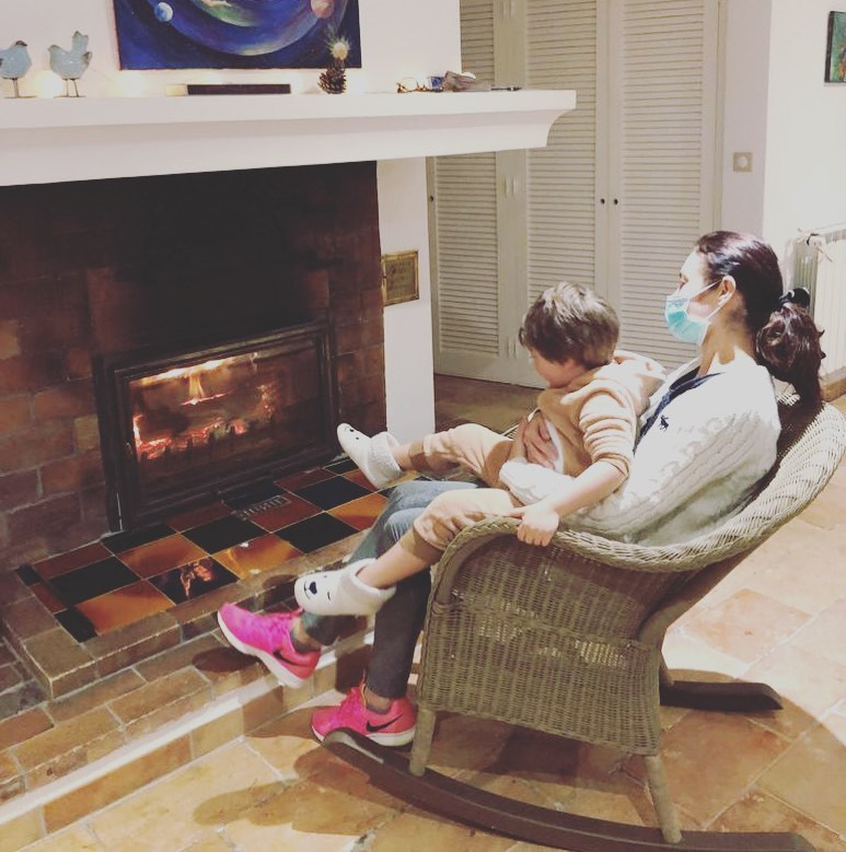 ‘Bond girl’ Olga Kurylenko tuyên bố tự khỏi Covid-19 ảnh 1