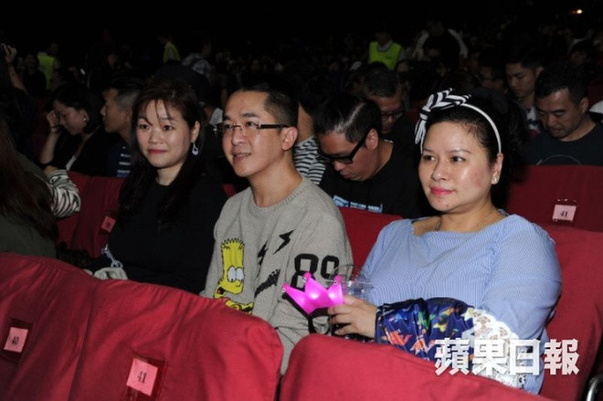 Tài tử TVB cùng lúc yêu 3 bạn gái trong nhiều năm ảnh 1