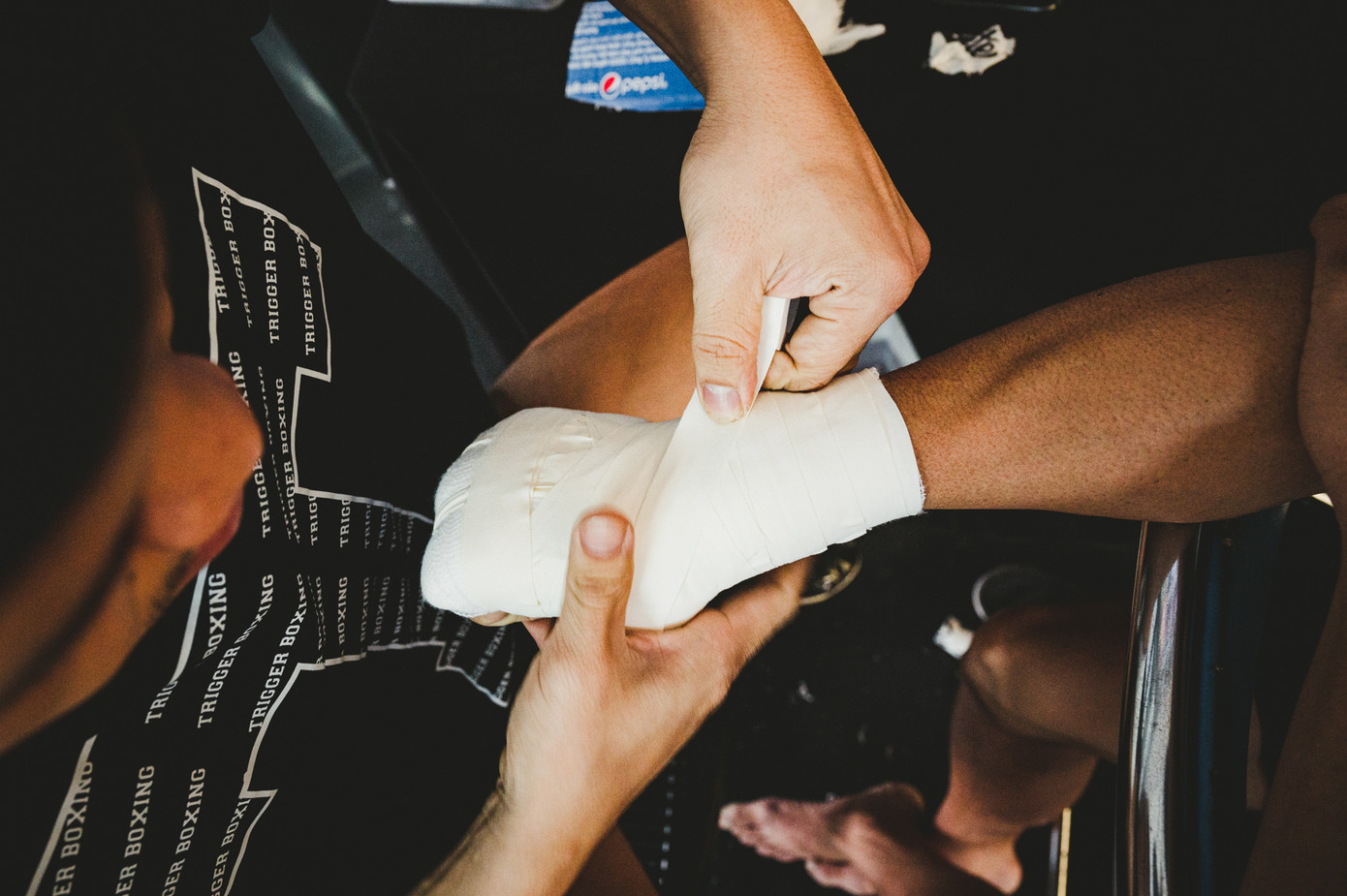 Võ sĩ Trần Văn Thảo tập luyện 'đổ máu' cho trận tranh đai vô địch IBA thế giới ảnh 12