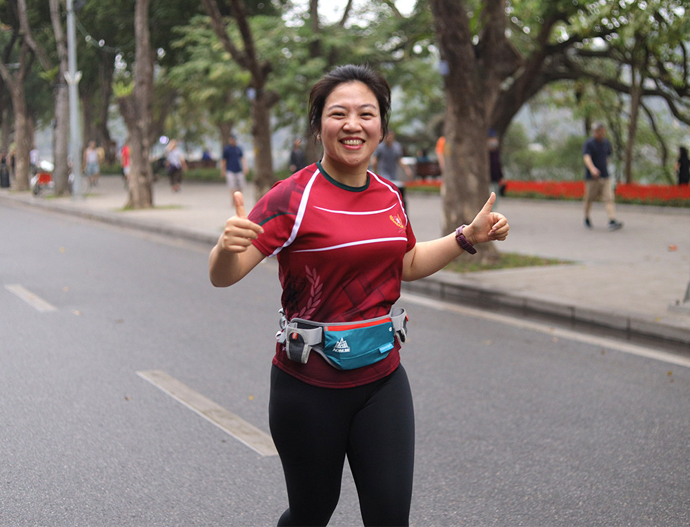 Runner Hà thành khổ luyện sớm tinh mơ cho Tiền Phong Marathon 2021 ảnh 19