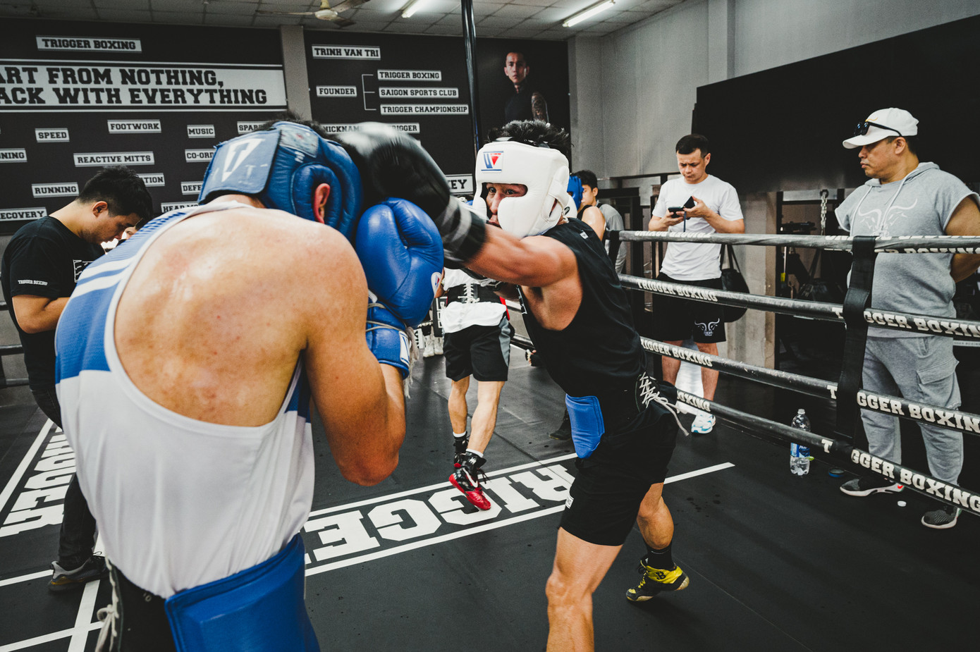 Võ sĩ Trần Văn Thảo tập luyện 'đổ máu' cho trận tranh đai vô địch IBA thế giới ảnh 7