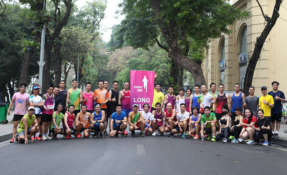 Runner Hà thành khổ luyện sớm tinh mơ cho Tiền Phong Marathon 2021 ảnh 21