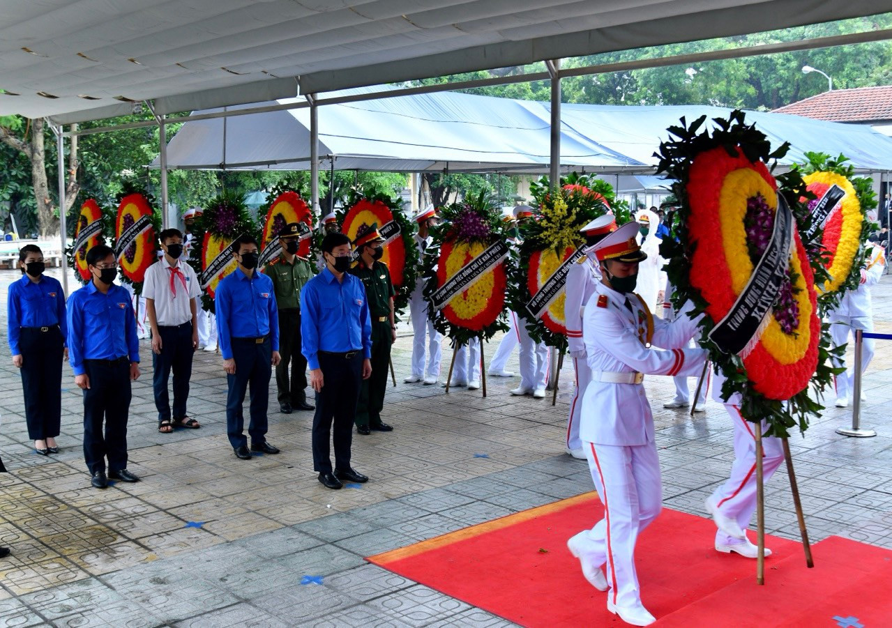 Đoàn T.Ư Đoàn viếng nguyên Tổng Bí thư Lê Khả Phiêu ảnh 1