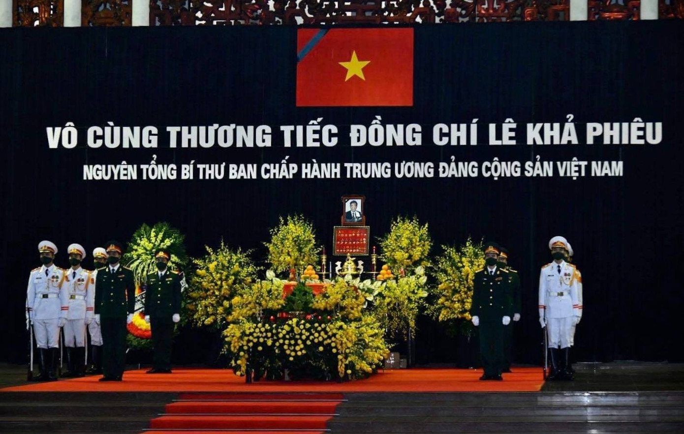 [ẢNH]: Xúc động lễ viếng nguyên Tổng Bí thư Lê Khả Phiêu ảnh 1