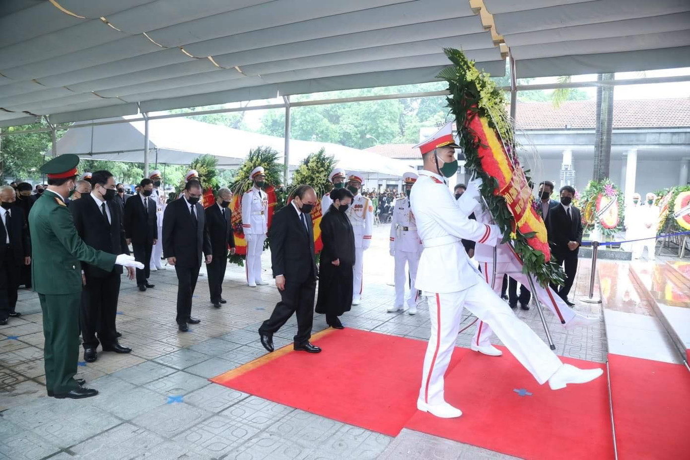 [ẢNH]: Xúc động lễ viếng nguyên Tổng Bí thư Lê Khả Phiêu ảnh 19