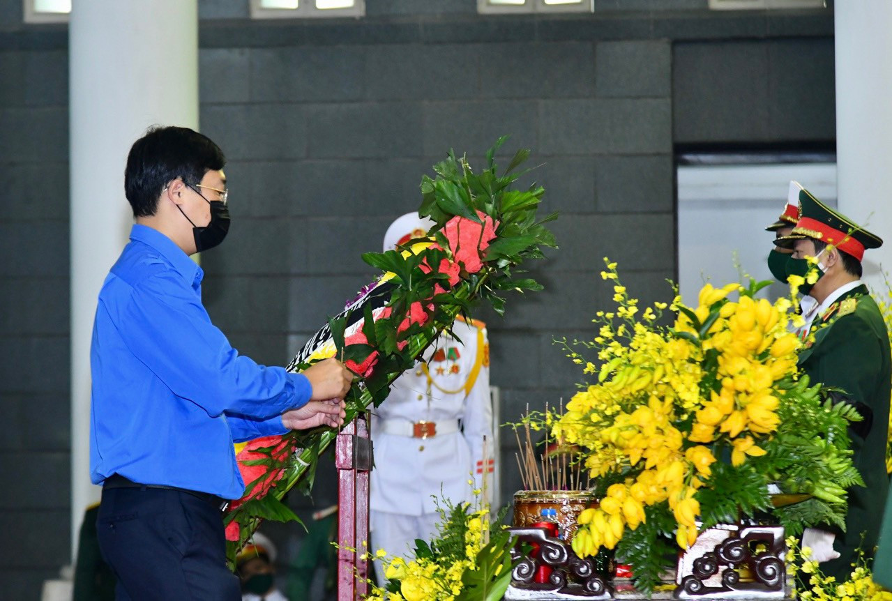 Đoàn T.Ư Đoàn viếng nguyên Tổng Bí thư Lê Khả Phiêu ảnh 3