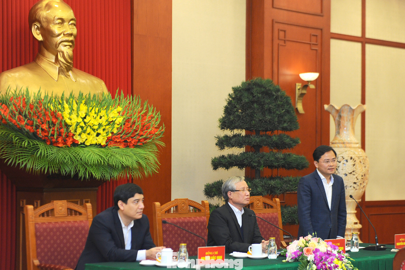 Thường trực Ban Bí thư Trần Quốc Vượng gặp mặt thầy thuốc trẻ tiêu biểu ảnh 5