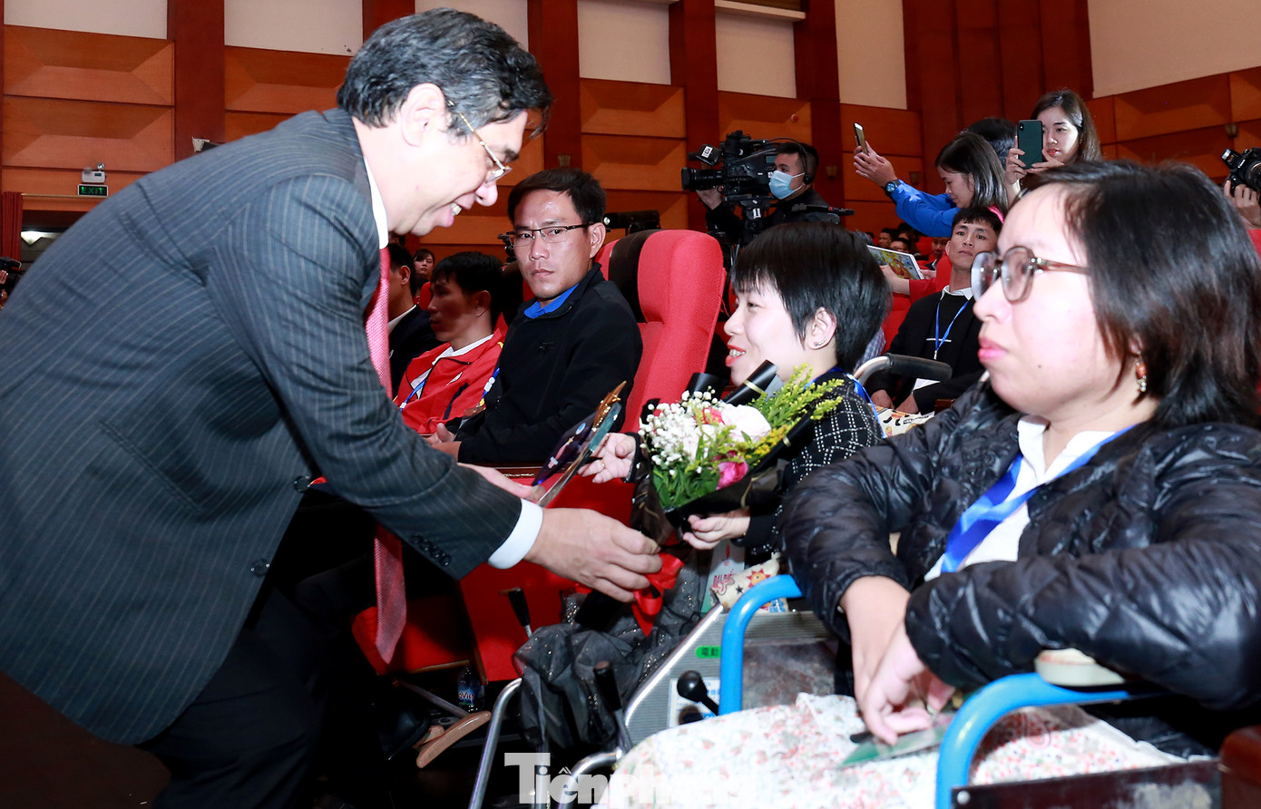 64 câu chuyện tự tin và nuôi dưỡng nghị lực phi thường ảnh 8