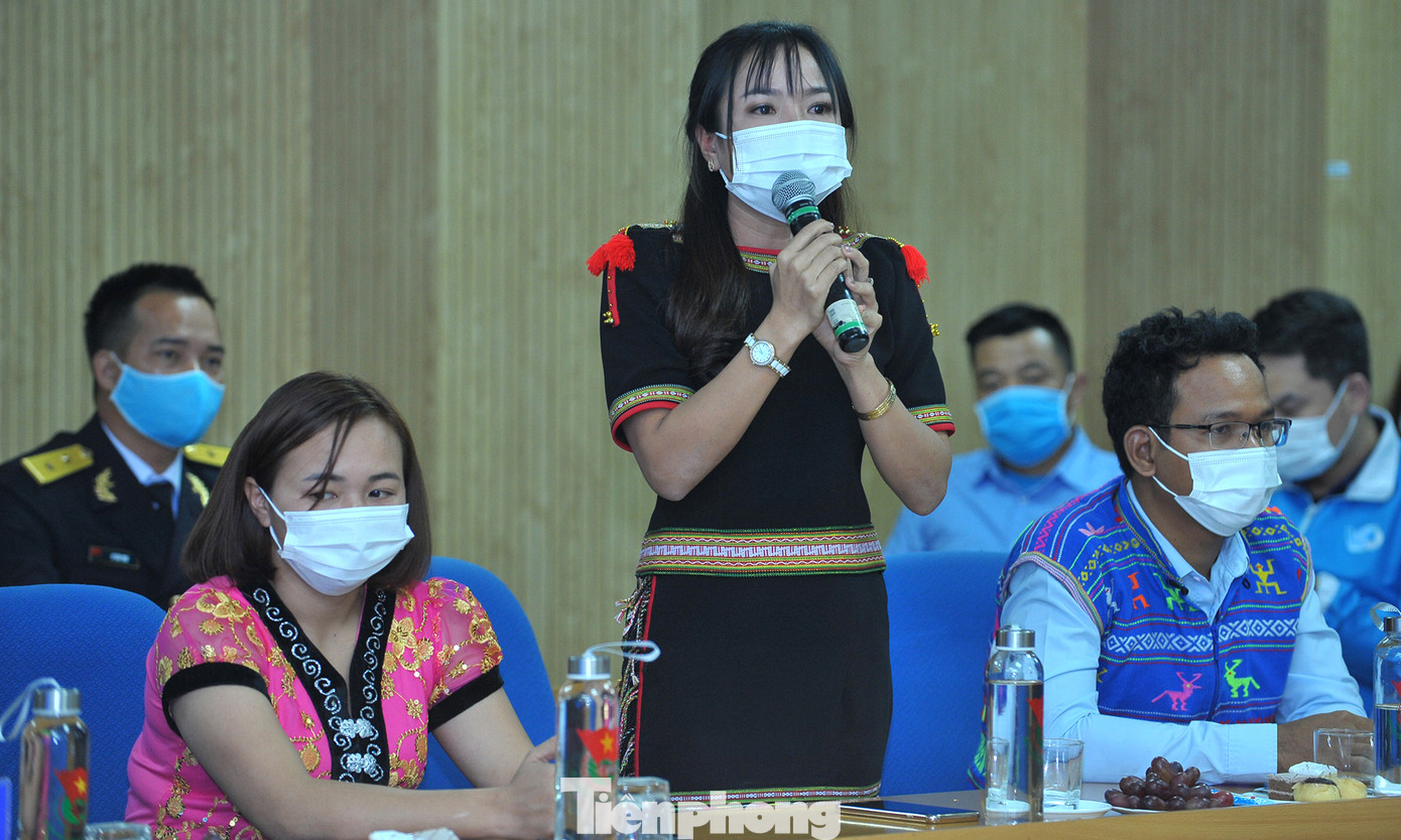 Vận động không xuất nhập cảnh trái phép để phòng chống dịch COVID-19 ảnh 4