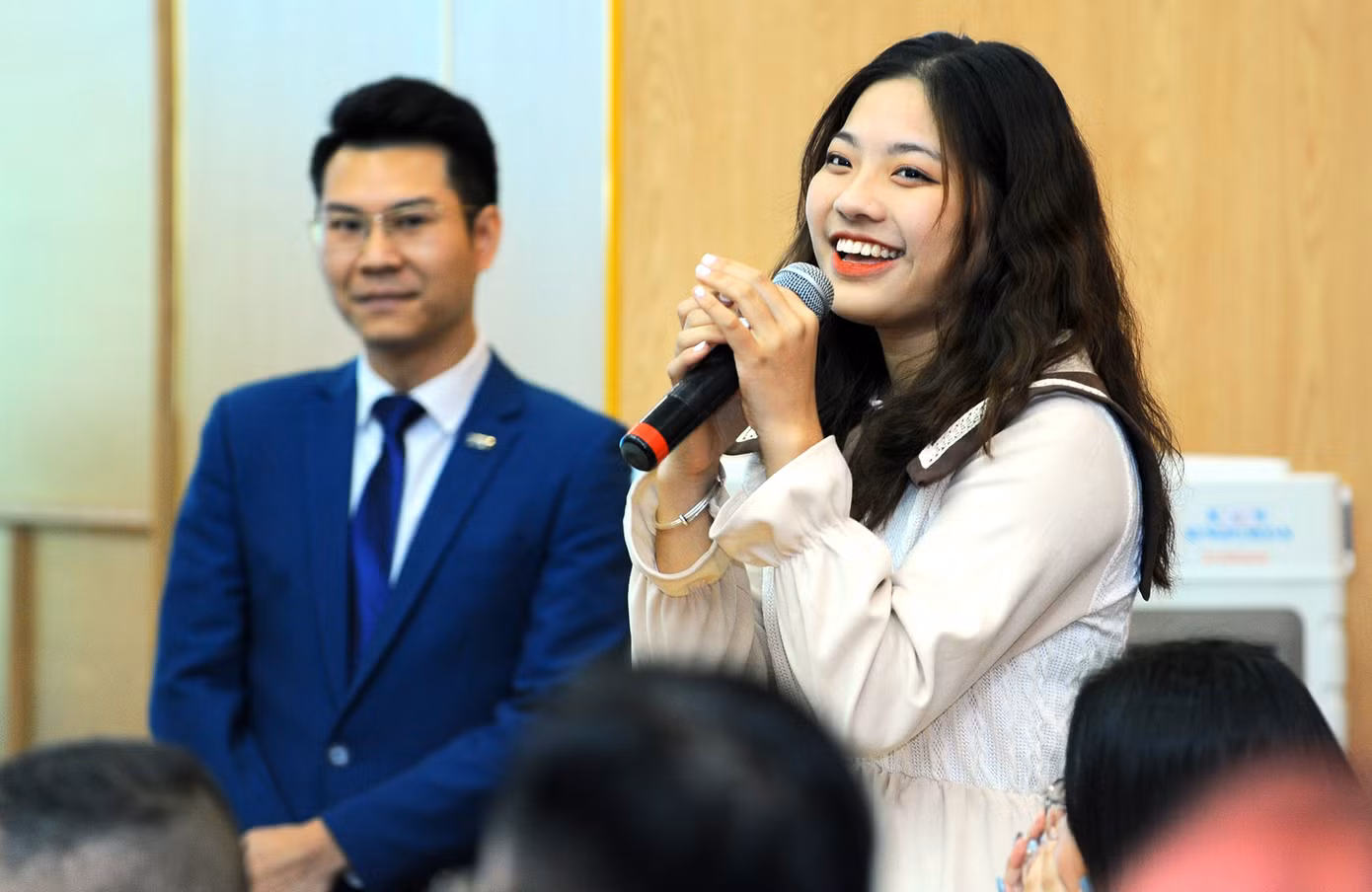 Hoa hậu Việt Nam 2020 Đỗ Thị Hà và lời hứa 'mời cả lớp đi du thuyền' ảnh 4