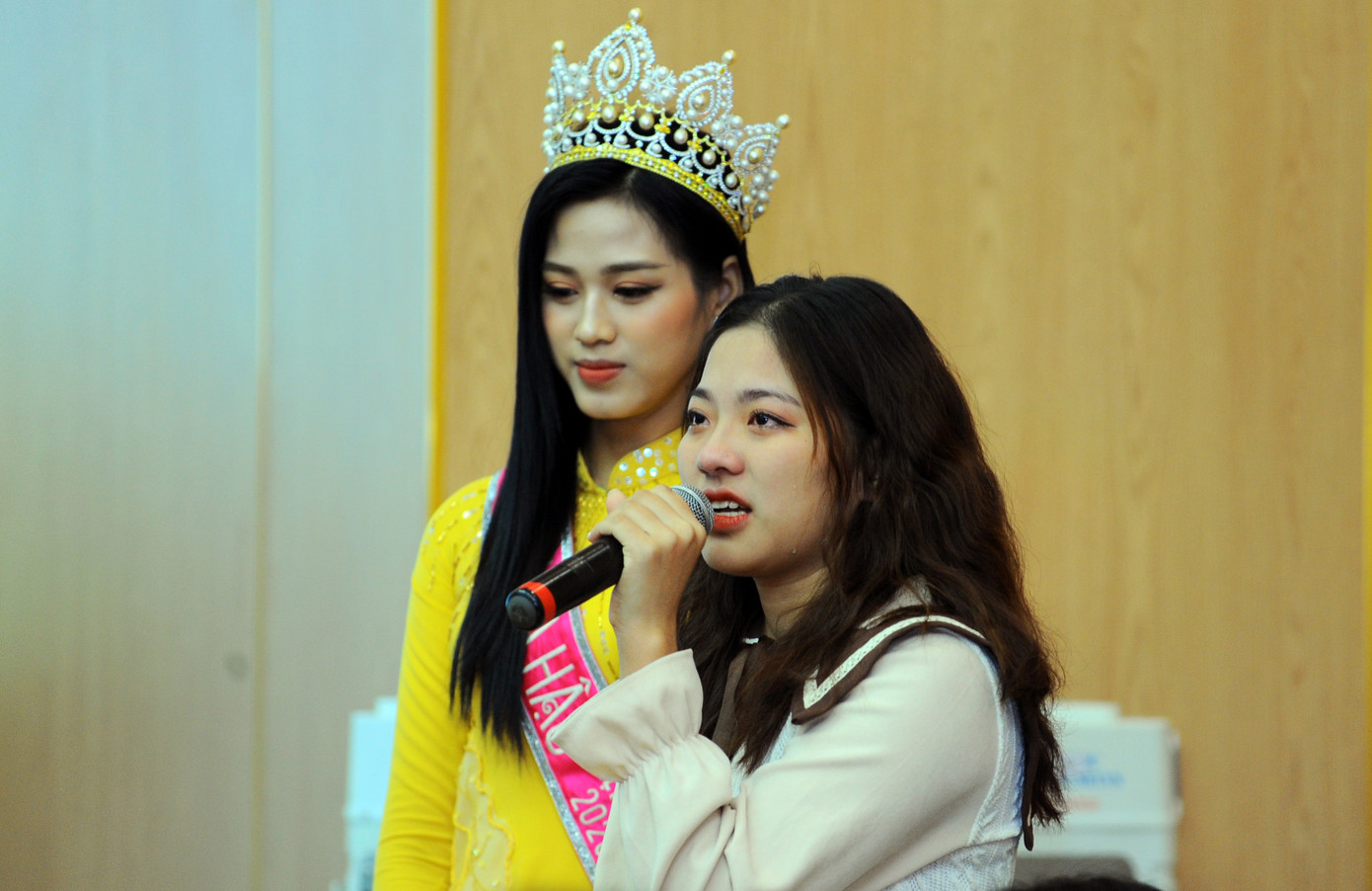 Hoa hậu Việt Nam 2020 Đỗ Thị Hà và lời hứa 'mời cả lớp đi du thuyền' ảnh 5