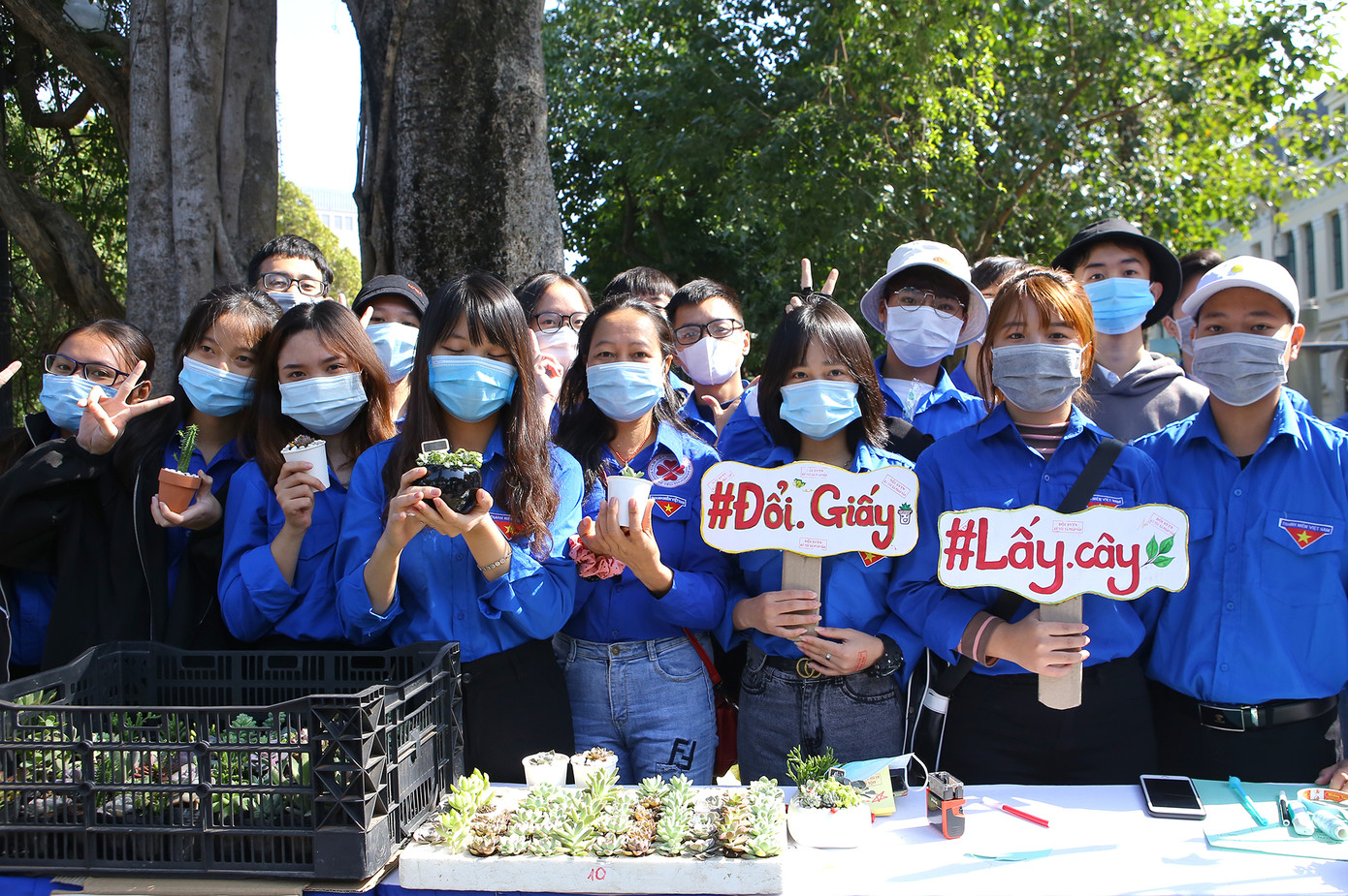 Sôi nổi hoạt động vì cộng đồng trong Ngày hội tình nguyện Quốc gia 2020 ảnh 12