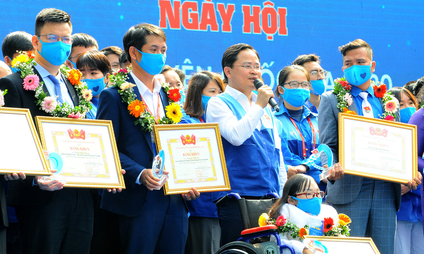 Sôi nổi hoạt động vì cộng đồng trong Ngày hội tình nguyện Quốc gia 2020 ảnh 5