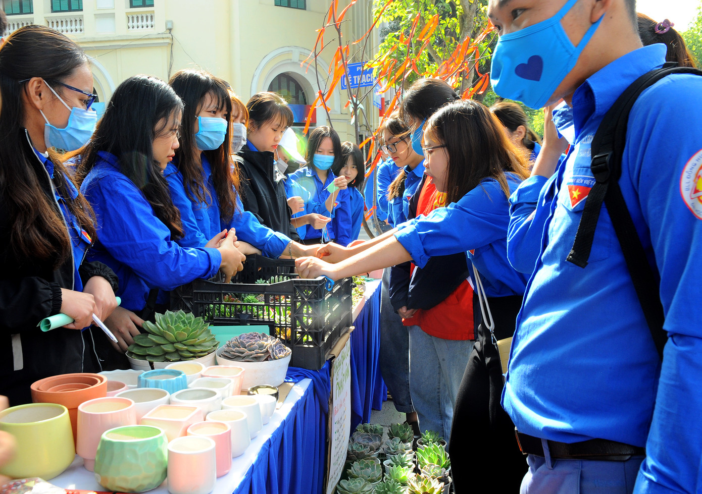 Sôi nổi hoạt động vì cộng đồng trong Ngày hội tình nguyện Quốc gia 2020 ảnh 11