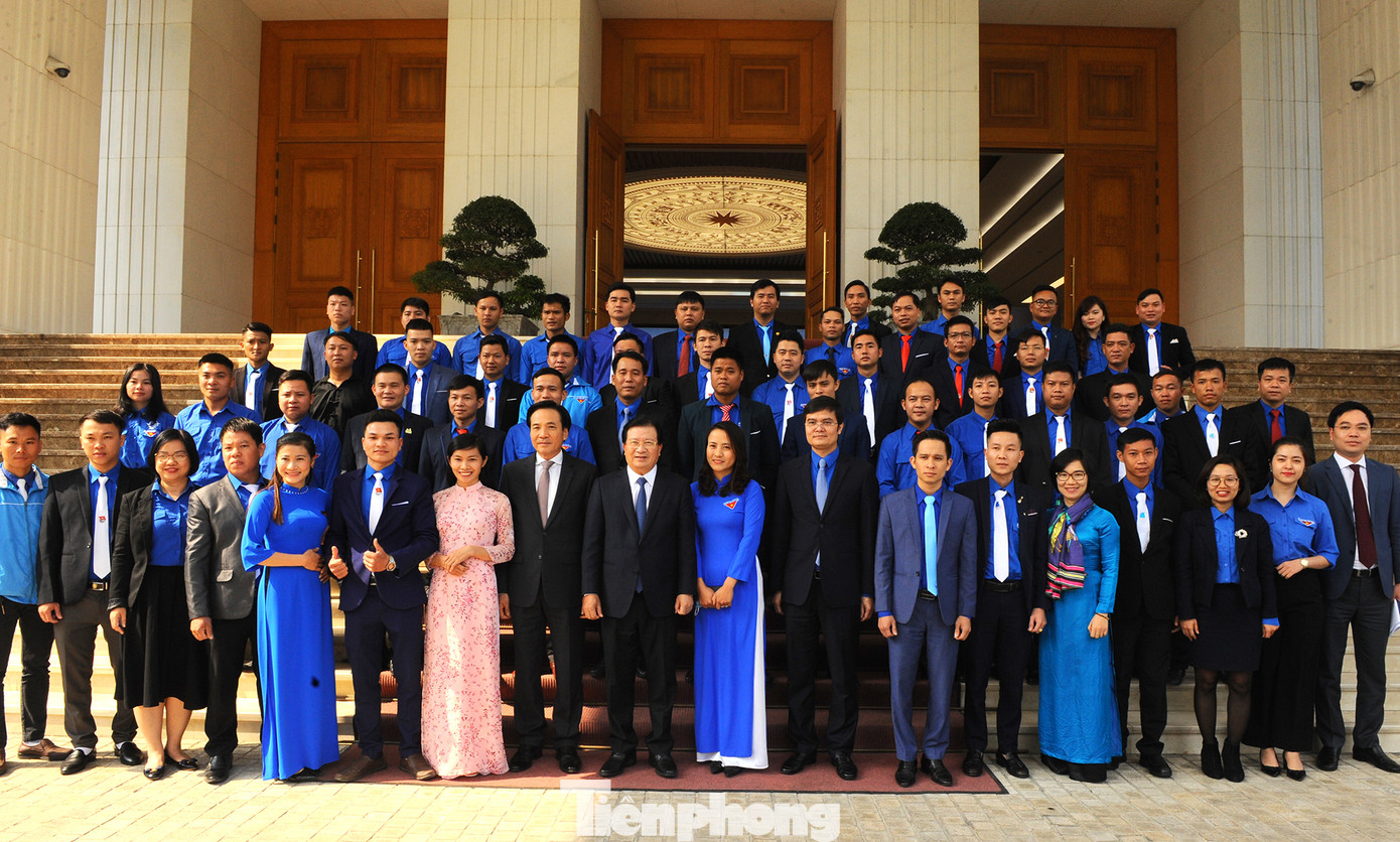 Phó Thủ tướng gặp gỡ 56 thanh niên nông thôn tiêu biểu ảnh 5