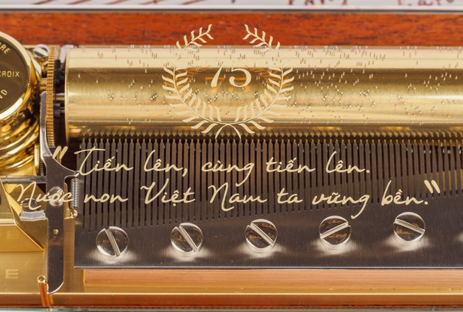 Showbiz 27/11: Hòa Minzy tậu xế ‘khủng’, khoe được mẹ chồng yêu chiều ảnh 5