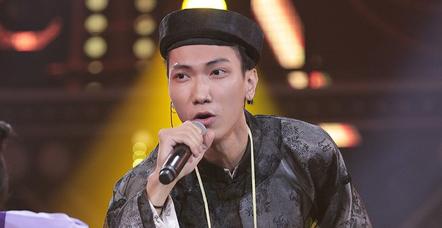 Showbiz 10/11: Ca sĩ Tùng Dương tiết lộ lý do chưa tổ chức đám cưới với vợ hơn 2 tuổi ảnh 1