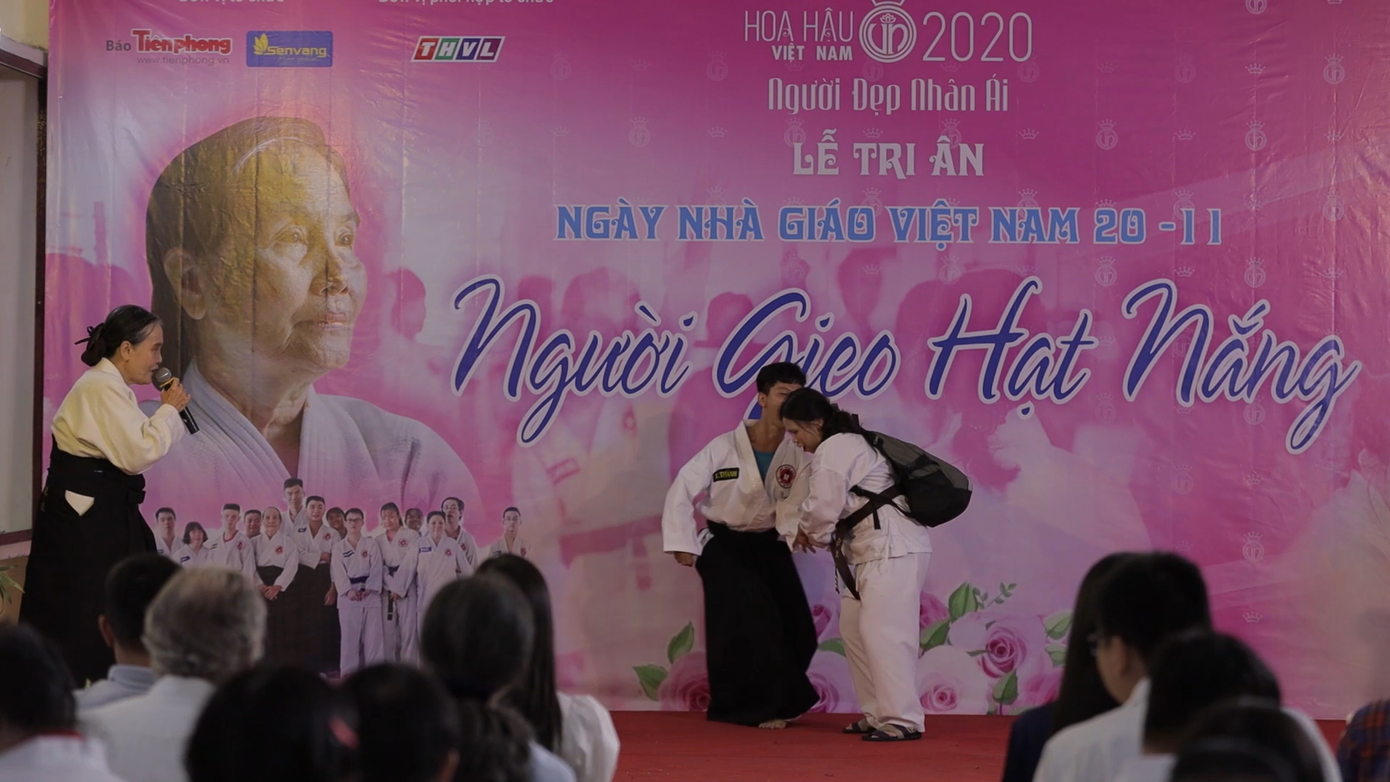 Thí sinh HHVN 2020 nghẹn ngào trước hành trình 50 năm 'gieo' hi vọng cho trẻ tự kỉ ảnh 4