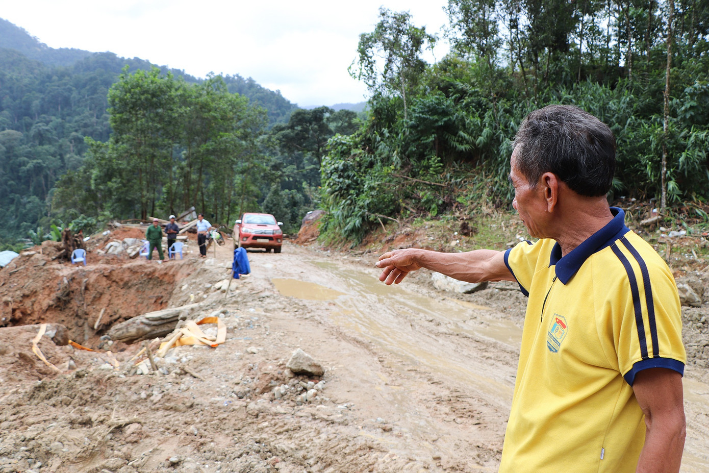Về lại Trà Leng sau 30 ngày sạt lở kinh hoàng: Thẫn thờ dõi tìm người mất tích ảnh 5