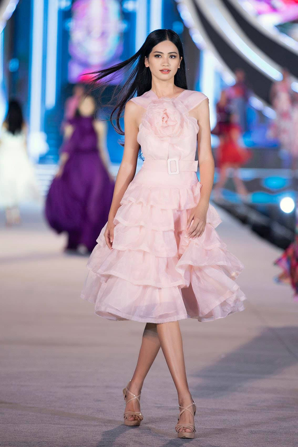 Top 5 Người đẹp Thời trang chia sẻ cảm xúc khi được gọi tên ảnh 6