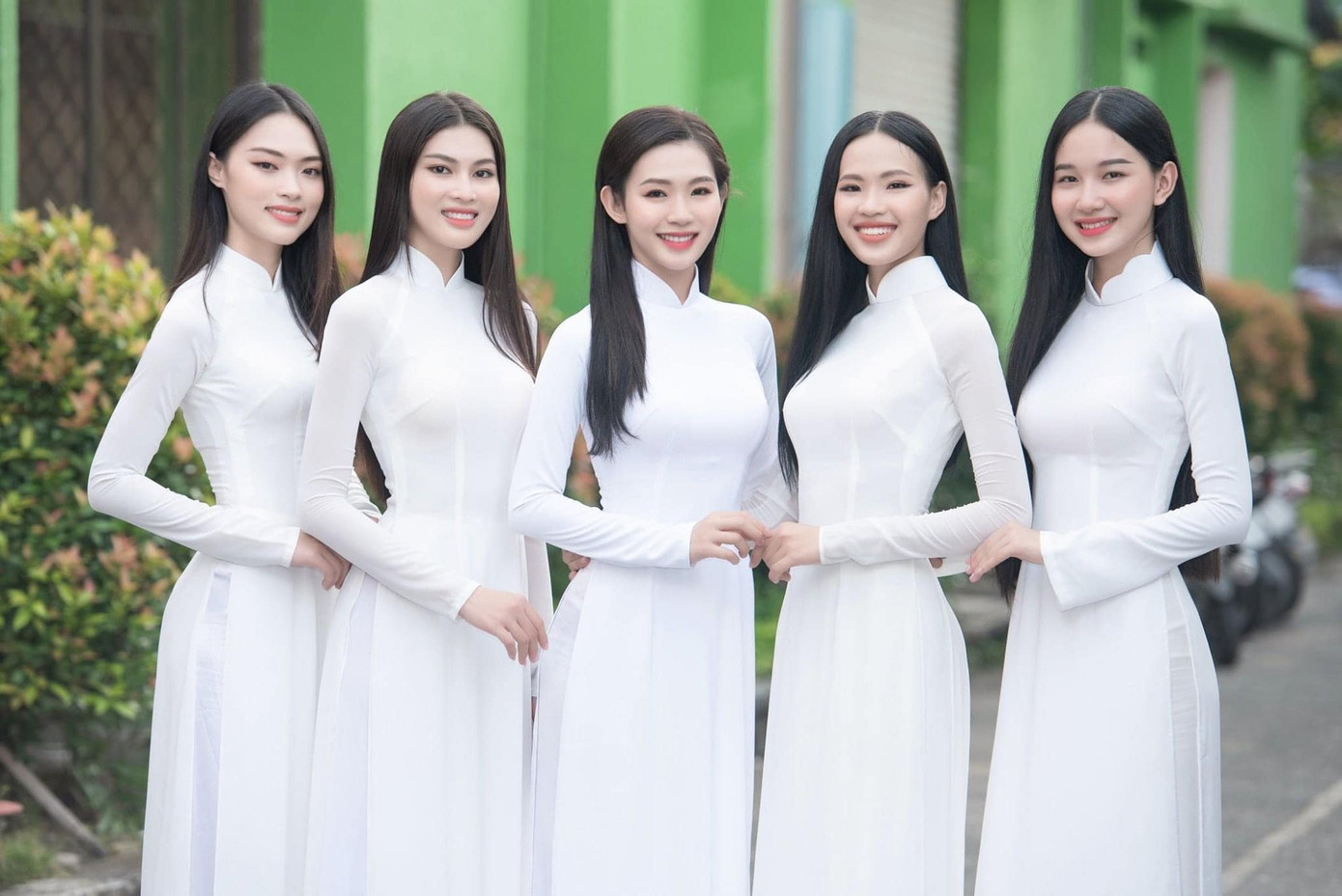 Minh Anh cùng nhóm thí sinh thực hiện dự án nhân ái trong cuộc thi. Nhan sắc 'Người đẹp được yêu thích nhất' Hoa hậu Việt Nam 2020 ảnh 5