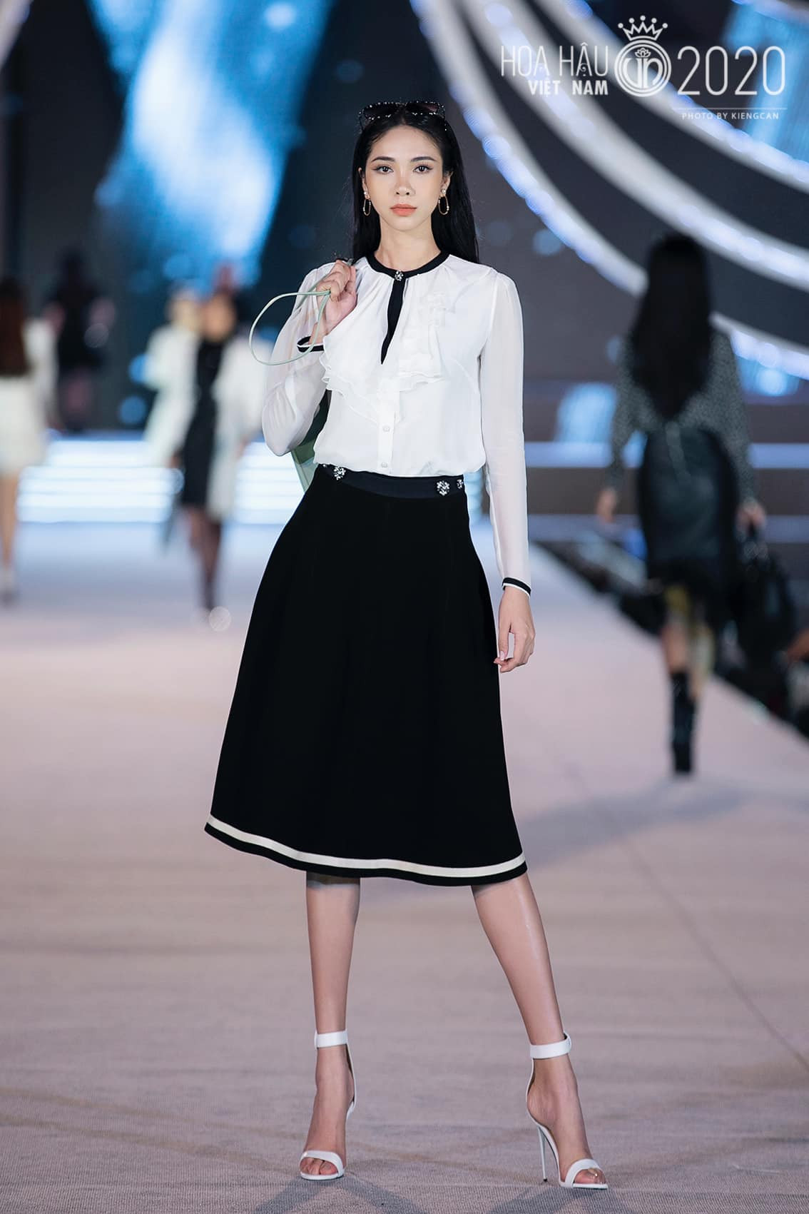 Top 5 Người đẹp Thời trang chia sẻ cảm xúc khi được gọi tên ảnh 5