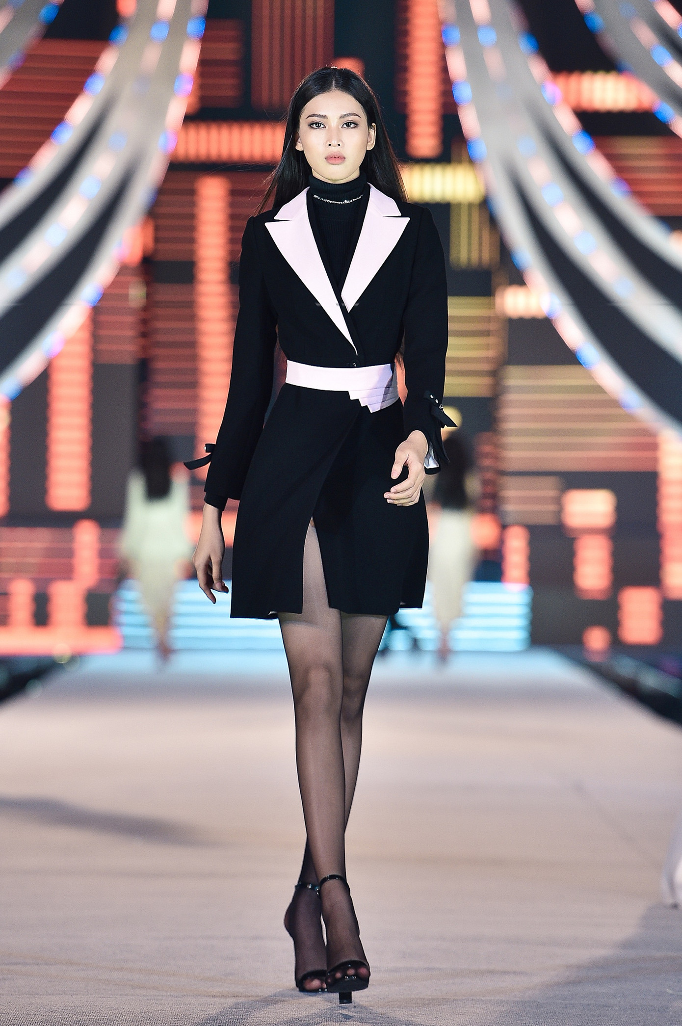 Top 5 Người đẹp Thời trang chia sẻ cảm xúc khi được gọi tên ảnh 2