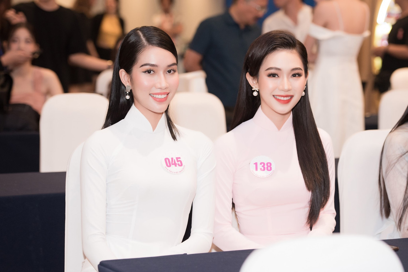 Minh Anh và Á hậu Phương Anh trong phần thi sơ khảo Người đẹp Tài năng. Nhan sắc 'Người đẹp được yêu thích nhất' Hoa hậu Việt Nam 2020 ảnh 4