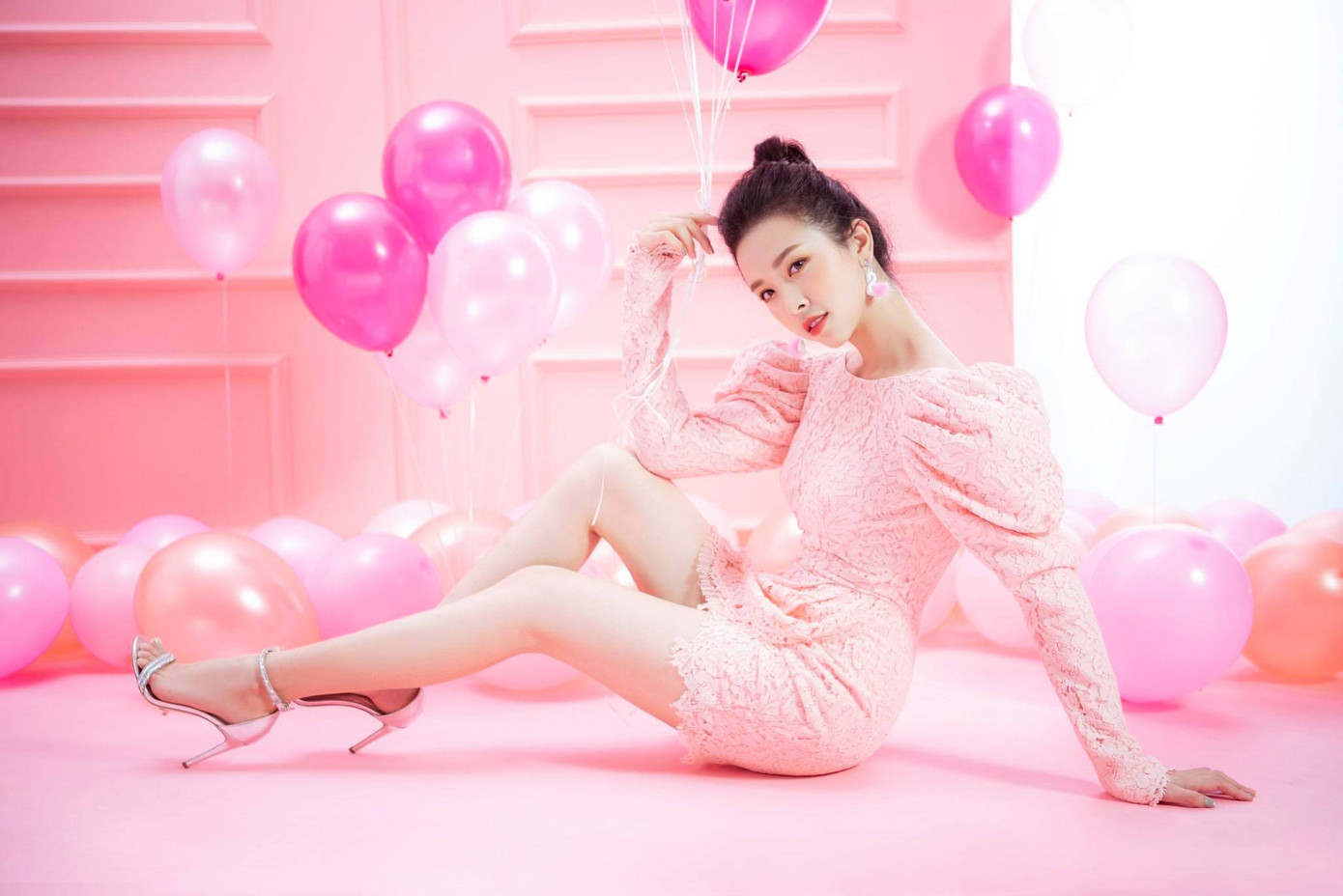 Chân dung chồng sắp cưới giỏi giang của Á hậu Thúy An ảnh 2