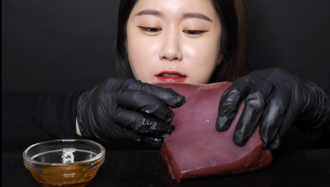 Showbiz 19/11: Tài tử Hollywood tặng 14 bạn thân mỗi người 1 triệu USD ảnh 7